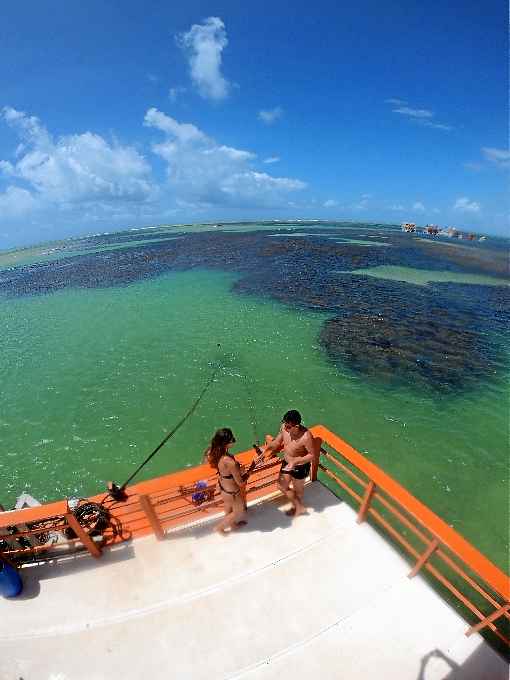 Carina Oliveira da Silva e Adriano de Andrade escolheram JoÃ£o Pessoa para passar as fÃ©rias e se encantaram com as piscinas naturais do Seixas