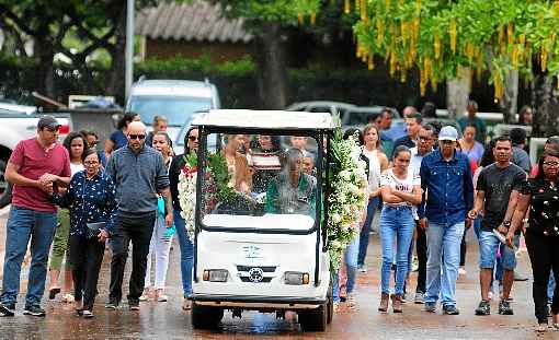 O sepultamento de FÃ¡tima ocorreu no Campo da EsperanÃ§a, mesmo local onde foi enterrado o ex-marido