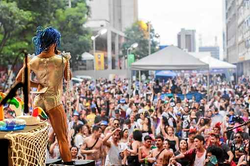 O bloco de prÃ©-carnaval Reconvexa agita o sÃ¡bado brasiliense