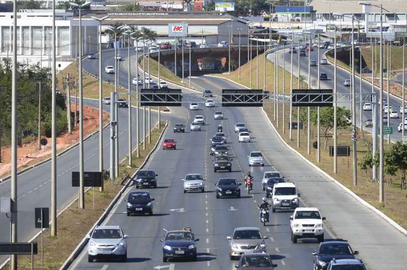 Obras de pavimentaÃ§Ã£o marcam Ãºltima etapa da obra de alargamento do viaduto da EPTG