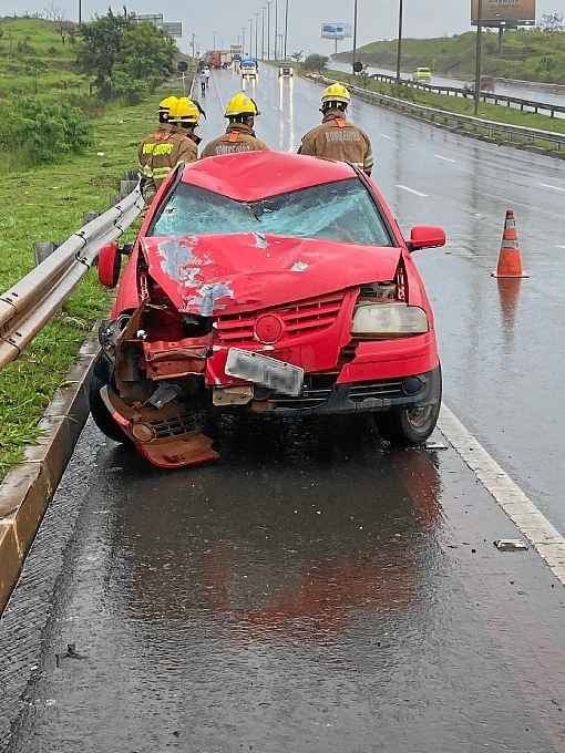 Segundo a polÃ­cia, dano causado ao veÃ­culo pode indicar que a motorista conduzia em alta velocidade. Resultado da perÃ­cia sai na sexta-feira