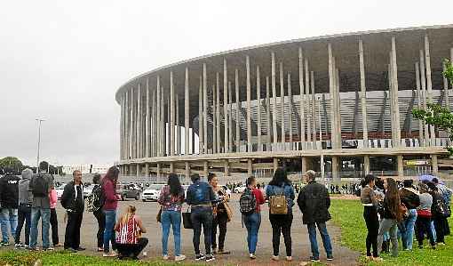 Segundo a empresa, 1,5 mil pessoas foram chamadas para a entrevista de ontem. Nova seleÃ§Ã£o ocorre hoje