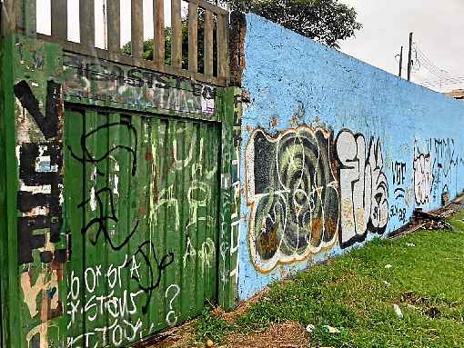 Centro de Ensino MÃ©dio 10 de CeilÃ¢ndia completou cinco anos sem funcionar