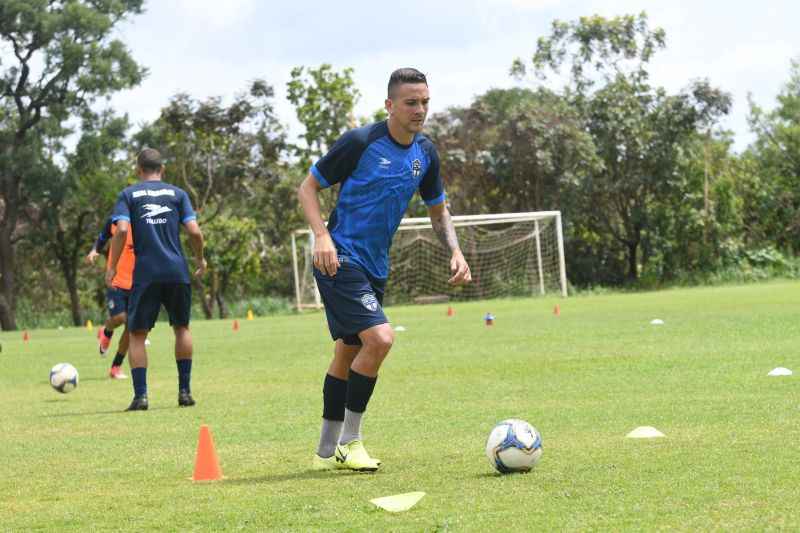 O meia Anderson Dim fez um dos gols da vitÃ³ria por 4 x 0 na estreia do Real