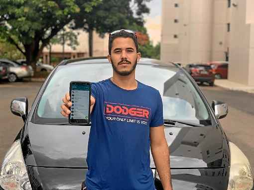 Vitor teve a conta invadida depois de anunciar o carro em um site