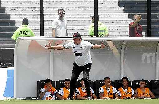 Com maus resultados, o tÃ©cnico Abel Braga Ã© alvo de crÃ­ticas da torcida