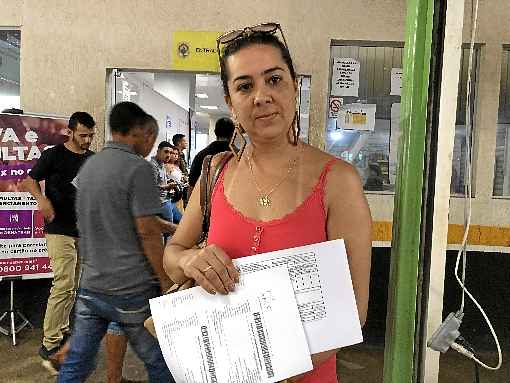 A empresÃ¡ria Lidiana Bessa, 38 anos, quer parcelar os IPVAs em atraso e mais de R$ 1,5 mil em infraÃ§Ãµes