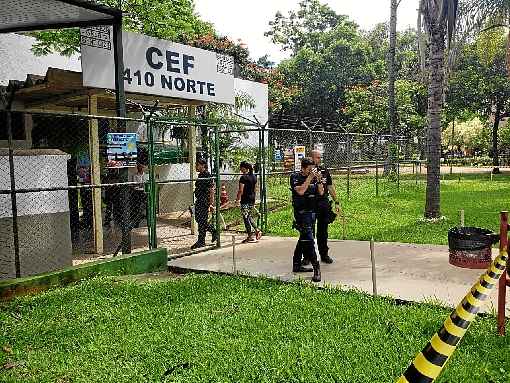 PolÃ­cia Civil e peritos reproduziram o dia do envenenamento com 12 testemunhas ontem, na escola