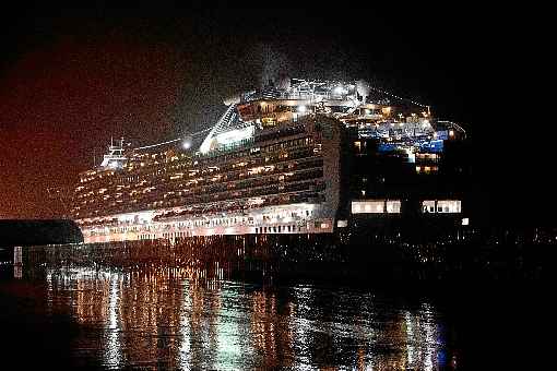 Outros passageiros seguem a bordo do Diamond Princess, que estÃ¡ na costa do JapÃ£o desde 5 de fevereiro