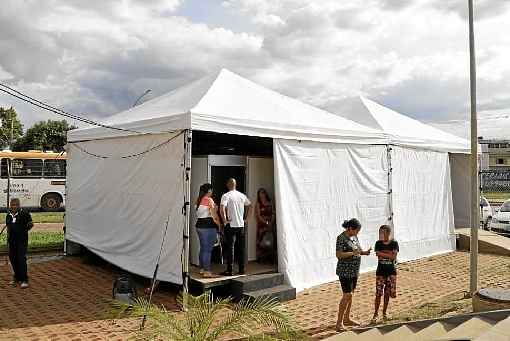 Tendas do Iges-DF contam com consultÃ³rio mÃ©dico, ar-condicionado, farmÃ¡cia e leitos para hidrataÃ§Ã£o