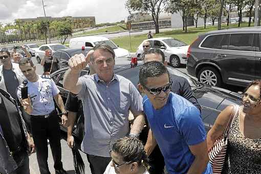 Para o grupo que recebeu no Alvorada, Bolsonaro garantiu que Guedes e Moro ficam com ele atÃ© o fim do mandato. Presidente voltou a atacar a imprensa e a alfinetar o governador Witzel