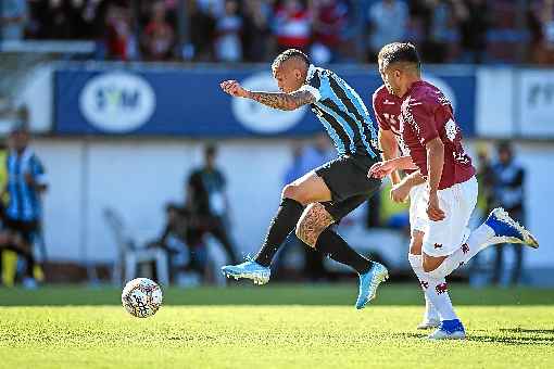 O Caxias nÃ£o deu espaÃ§o ao GrÃªmio no EstÃ¡dio CentenÃ¡rio e desnorteou o adversÃ¡rio ao marcar o gol do tÃ­tulo