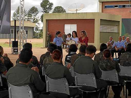 A cerimÃ´nia de despedida da quarentena, na Base de AnÃ¡polis, foi marcada pela emoÃ§Ã£o e pela solidariedade