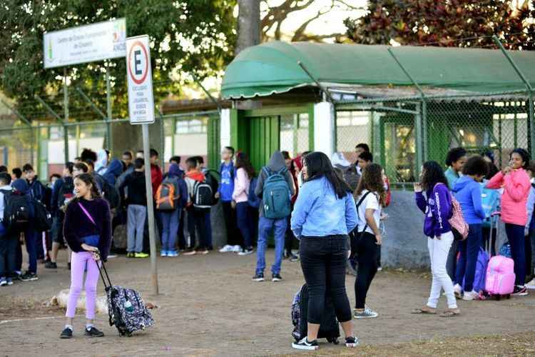 Um dos pontos da campanha Ã© reforÃ§ar com os alunos a importÃ¢ncia de higienizar as mÃ£os