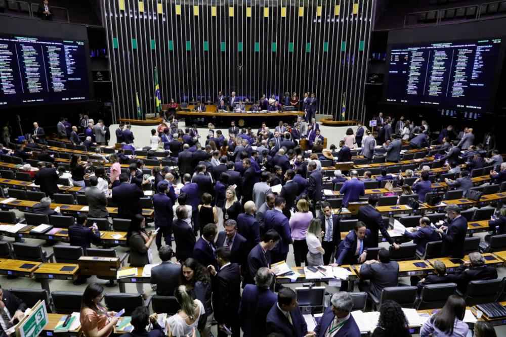 Pauta serÃ¡ retomada na quarta-feira. Projetos de lei enviados pelo Executivo para regulamentar orÃ§amento impositivo seguirÃ¡ para a CMO
