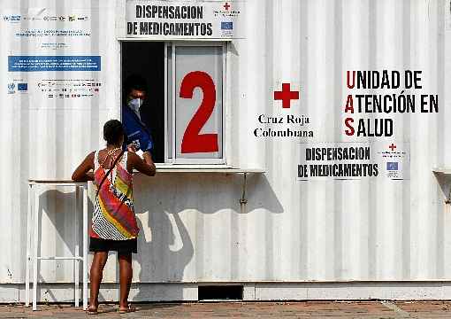 Atendimento em um posto mÃ©dico na ColÃ´mbia: regiÃ£o em alerta