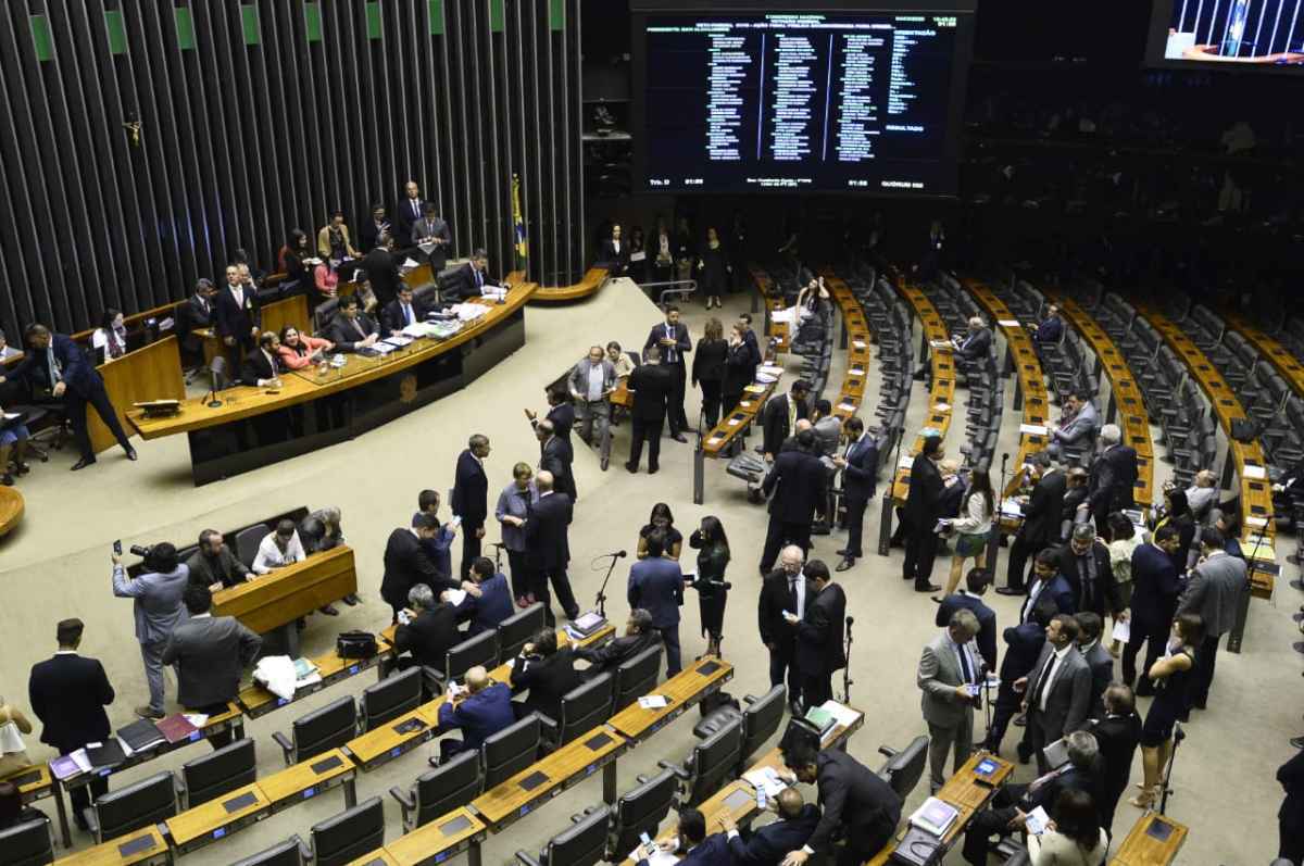 Sem o veto, a LDO colocaria R$ 30 bilhÃµes nas mÃ£os do Parlamento, o que gerou impasse com o presidente, que decidiu barrar o dispositivo