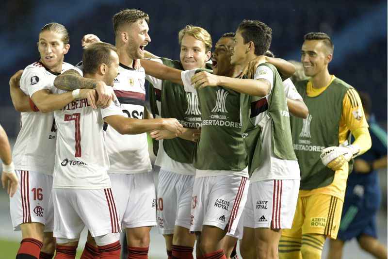 Everton Ribeiro comemora a vitÃ³ria em Barranqulla: o meia participa da Libertadores pela quarta vez. Em todas elas, marcou pelo menos um gol