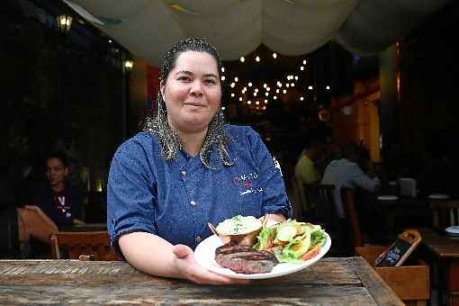 A chef Camila de Luccas sugere o bife de chorizo para os que vÃ£o aproveitar o executivo do Caminito Parrilla