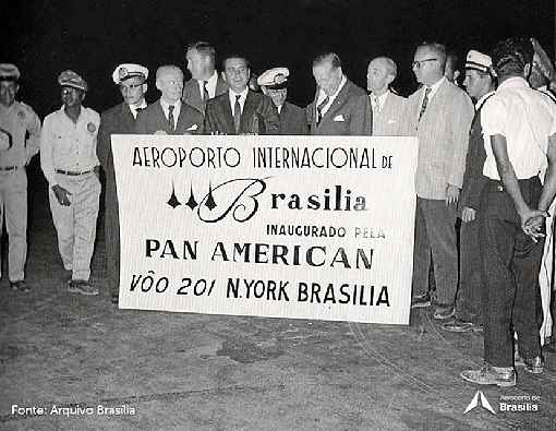 Lugar de despedidas e reencontros, o Aeroporto de BrasÃ­lia Ã© parte importante da histÃ³ria candanga. Hoje, a sÃ©rie BrasÃ­lia sexagenÃ¡ria conta a histÃ³ria do terminal de 62 anos