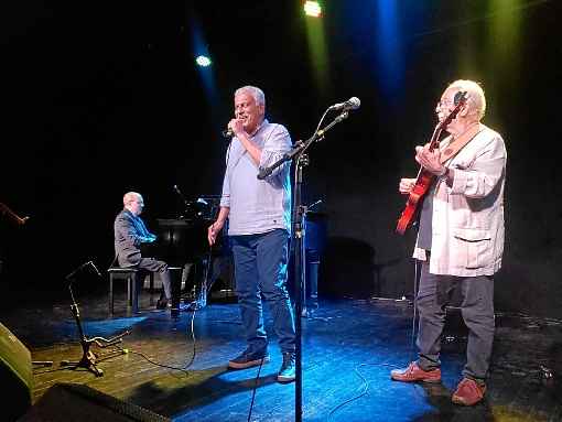 Bigonha, no piano, Caymmi e Menescal tocaram para o pÃºblico presente no Clube do Choro: mÃºsica e conscientizaÃ§Ã£o sobre os direitos dos artistas