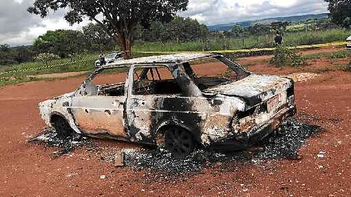 A polÃ­cia encontrou um corpo em um Voyage azul destruÃ­do pelo fogo: caso sob investigaÃ§Ã£o