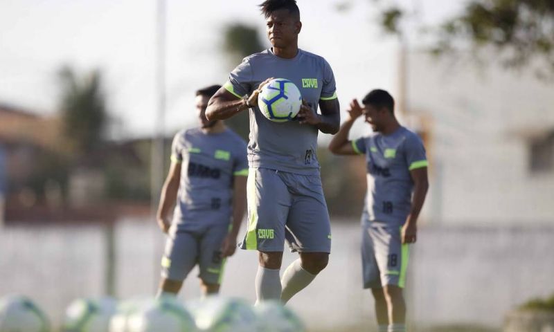 Dores musculares diminuÃ­ram e volante GuarÃ­n retornarÃ¡ ao time titular