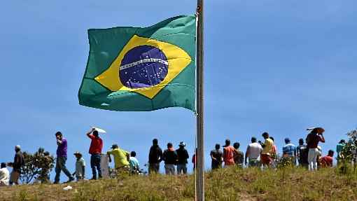 Centenas de venezuelanos entram todo dia no Brasil por Roraima, segundo o governador do estado