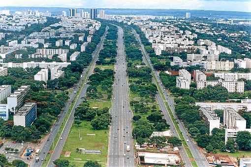 HÃ¡ 30 anos BrasÃ­lia foi inscrita no Livro de Tombo HistÃ³rico do Iphan. Iniciativa busca 
preservar as formas originais da cidade projetada por Oscar Niemeyer e Lucio Costa