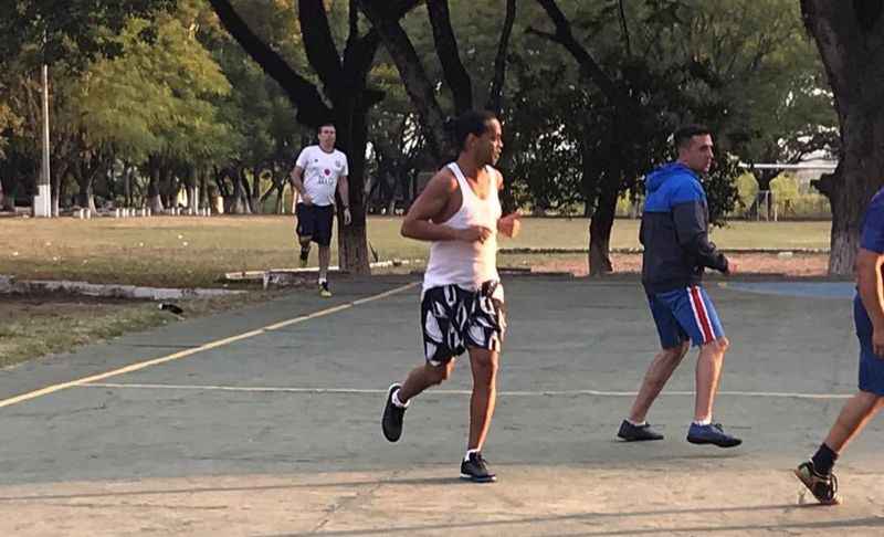 Ronaldinho GaÃºcho participa de torneio na prisÃ£o: o jogador cumpriu a lei de nÃ£o marcar gols, mas distribuiu seis assistÃªncias aos companheiros