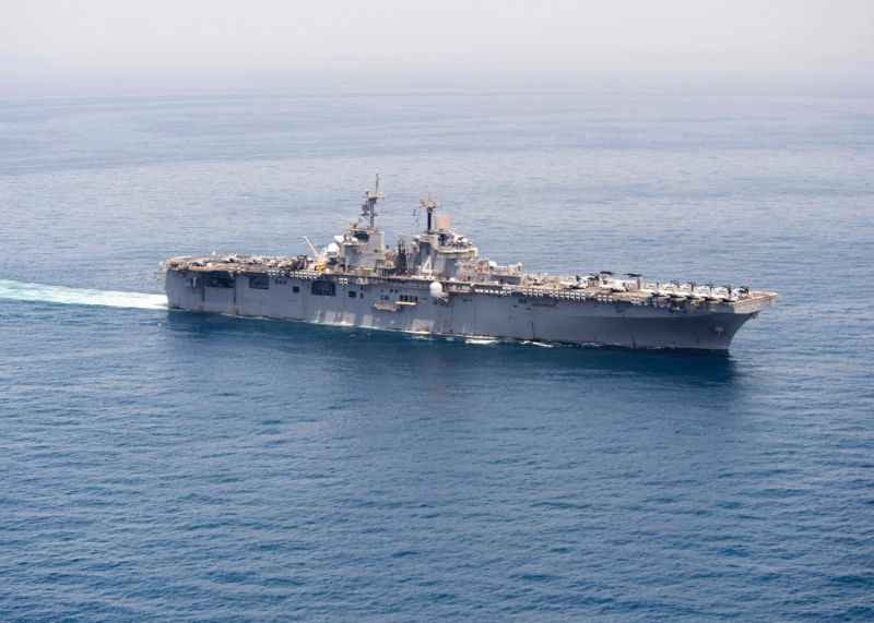 O navio militar USS Boxer estÃ¡ na costa da CalifÃ³rnia