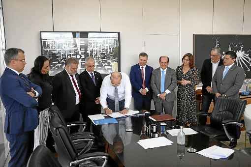 ReuniÃ£o entre o governador Ibaneis Rocha e representantes do setor produtivo do Distrito Federal definiu a linha especial de crÃ©dito do BRB