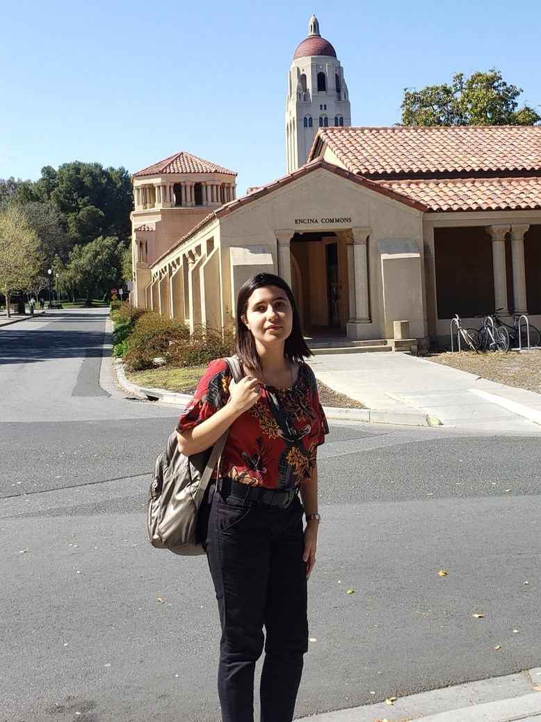 Ana Machado faz mestrado na Universidade Stanford, onde viu o câmpus se esvaziar