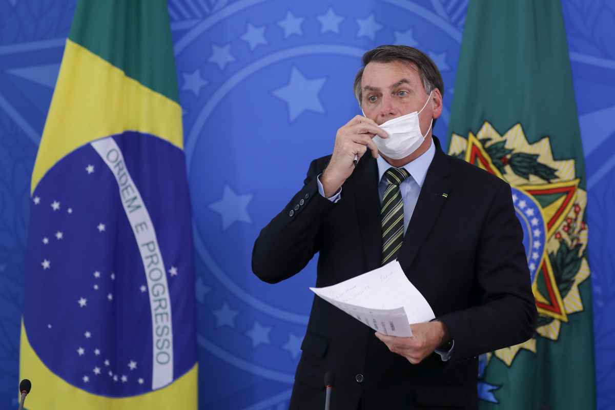 Ao comentar as mortes por coronavÃ­rus no Brasil o presidente disse que 