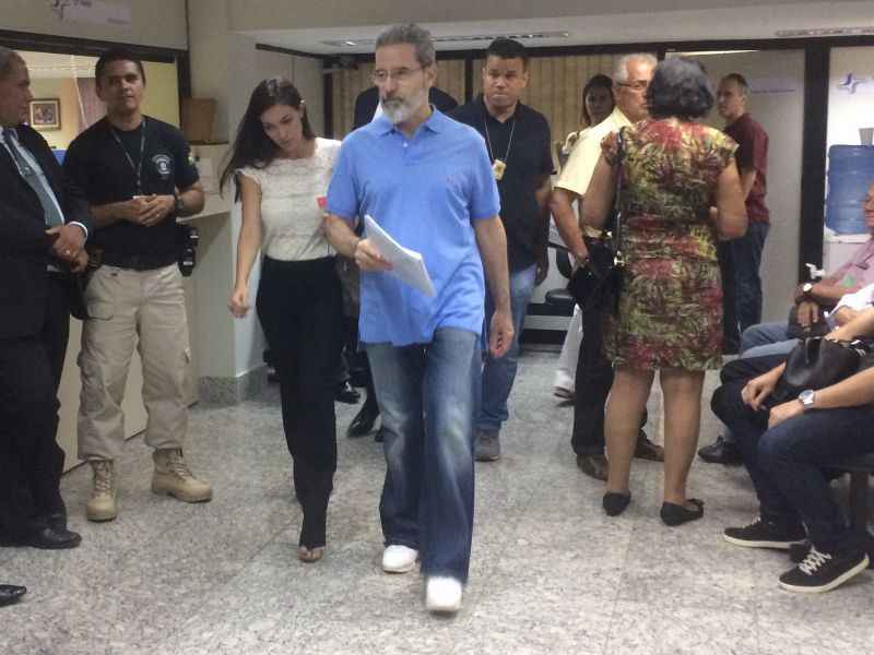 A posiÃ§Ã£o Ã© da juÃ­za Leila Cury, da Vara de ExecuÃ§Ãµes Penais do Distrito Federal (VEP-DF), em relaÃ§Ã£o ao pedido do senador cassado Luiz EstevÃ£o para cumprir pena em casa, em funÃ§Ã£o da pandemia do novo coronavÃ­rus