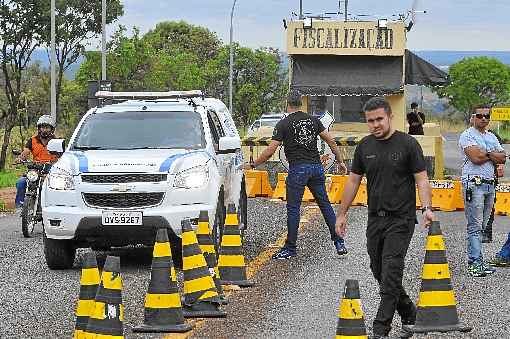 Barreira na Papuda, que integra o grupo de unidades que terÃ£o as visitas aos detentos suspensas por 30 dias