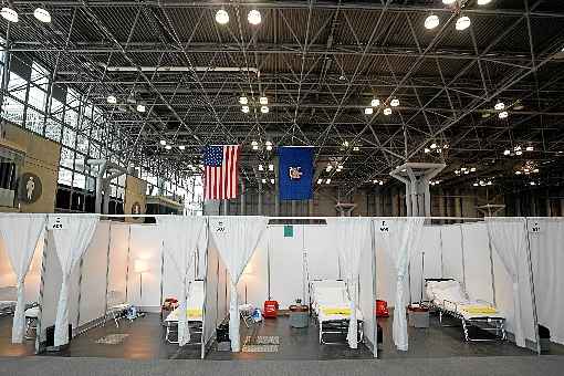 Hospital de campanha montado no Centro de ConvenÃ§Ãµes Jacob K. Javits, em Nova York: mil leitos de prontidÃ£o