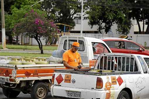 Dificuldades logÃ­sticas provocadas pelo coronavÃ­rus e estoques de clientes prejudicam o acesso ao produto