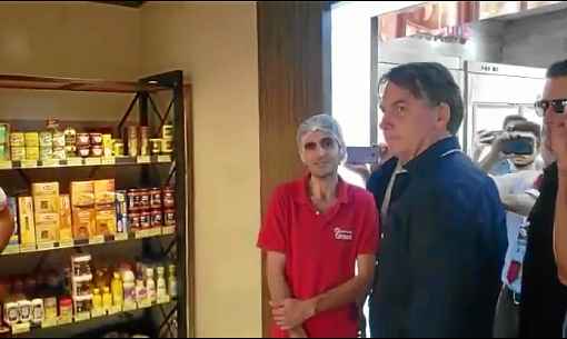 Bolsonaro visita padaria no Sudoeste, bairro que tem 17 casos confirmados de coronavÃ­rus: 