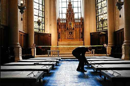 Catedral Igreja SÃ£o JoÃ£o Divino, em Nova York: hospital de campanha