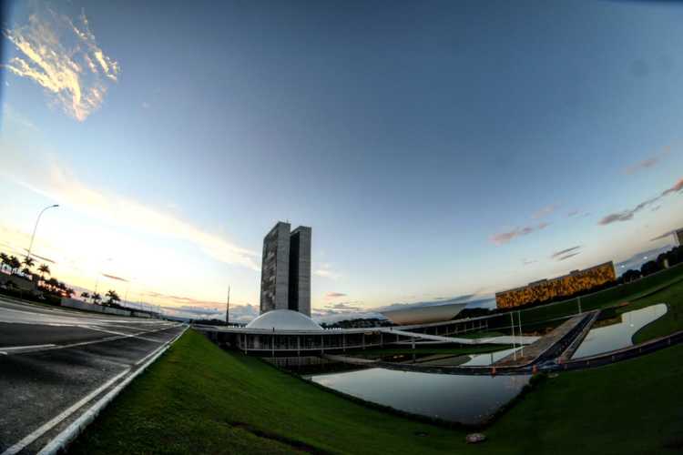 Temperatura mÃ¡xima pode chegar a 30ÂºC nesta segunda-feira