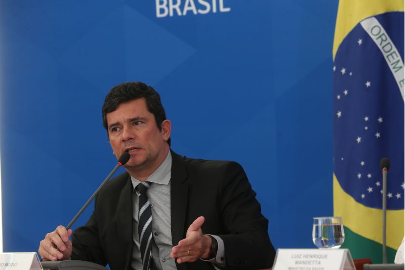 Apesar de nÃ£o criticar a decisÃ£o de alguns governadores, ministro da JustiÃ§a e SeguranÃ§a pÃºblica comenta que as proibiÃ§Ãµes de circulaÃ§Ã£o a pessoas de todas as faixas etÃ¡rias 