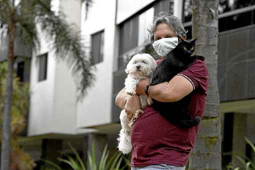 Por causa dos animais de estimaÃ§Ã£o, Carlos Henrique Facciolli pediu que a dedetizaÃ§Ã£o das Ã¡reas comuns do prÃ©dio onde mora fosse reavaliada