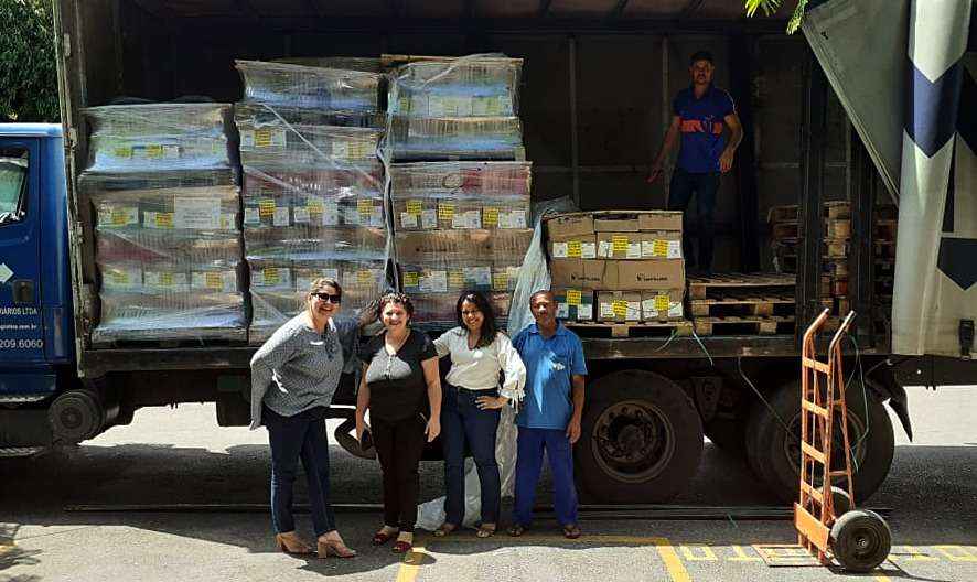 A equipe da regional de Sobradinho recebeu os novos livros no Ãºltimo mÃªs e entregou Ã s unidades do Escolas que Queremos. PrÃ³xima etapa serÃ¡ distribuir para os estudantes