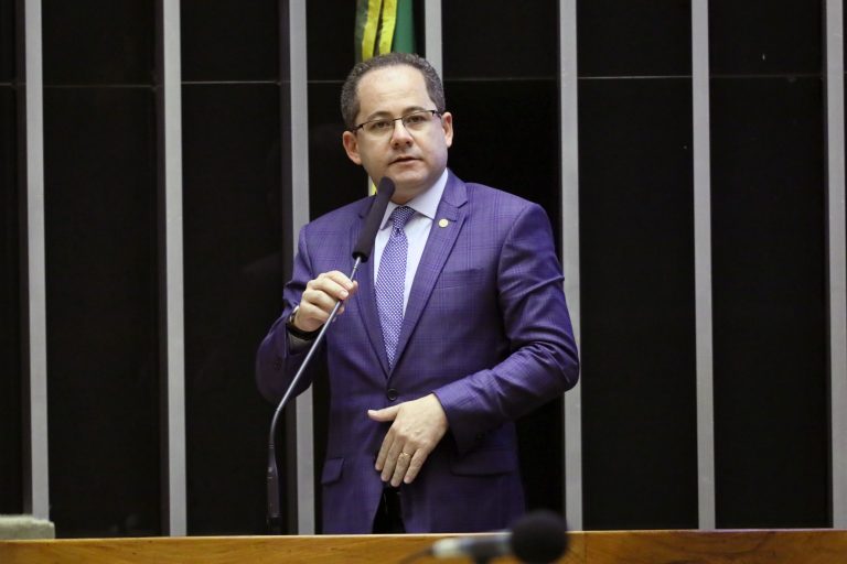 Cezinha de Madureira incluiu novas categorias de trabalhadores na proposta do Senado


Fonte: AgÃªncia CÃ¢mara de NotÃ­cias