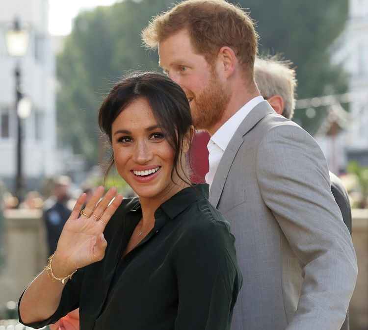 O casal, que deixou formalmente o cargo de membro sÃªnior da famÃ­lia real britÃ¢nica, foi voluntÃ¡rio no Project Angel Food no Ãºltimo domingo