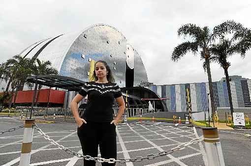 Dona de loja no BrasÃ­lia Shopping, Kamila Castro defende a reabertura: 