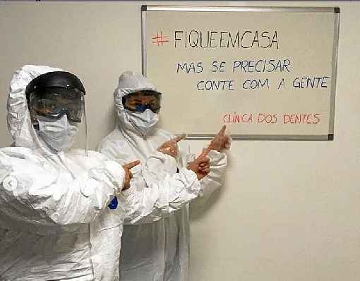 Na ClÃ­nica dos Dentes, os equipamentos de proteÃ§Ã£o foram reforÃ§ados e os atendimentos passaram a ser somente em casos de emergÃªncia