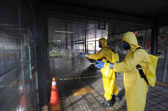 Casos do coronavÃ­rus jÃ¡ sÃ£o 15 vezes superiores ao da dengue e podem levar ao relaxamento na eliminaÃ§Ã£o do inseto