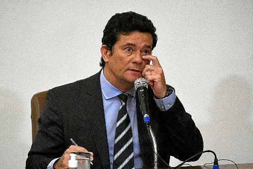 Na despedida, Moro faz graves acusaÃ§Ãµes contra Bolsonaro e diz que deixa o governo por nÃ£o compactuar com interferÃªncias polÃ­ticas que podem levar a relaÃ§Ãµes imprÃ³prias entre presidente e integrantes da PF